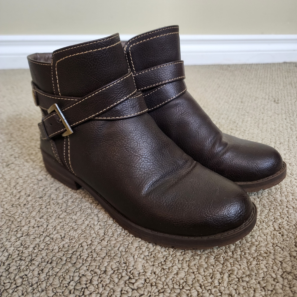 Chocolate Brown Faux Leather Ankle Boots Blythe Size 7 Fall